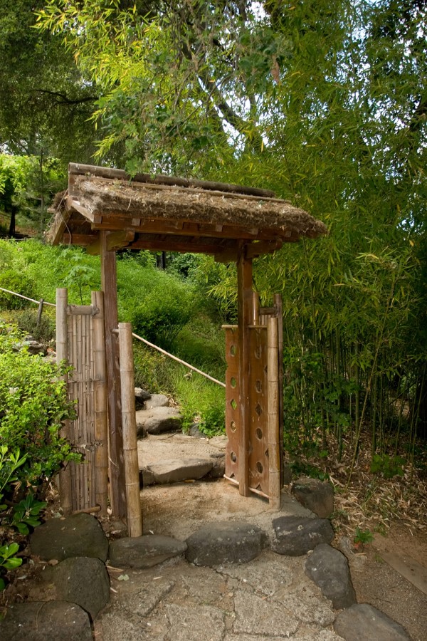 16.vstupní brána - dřevo - bambus - rákos